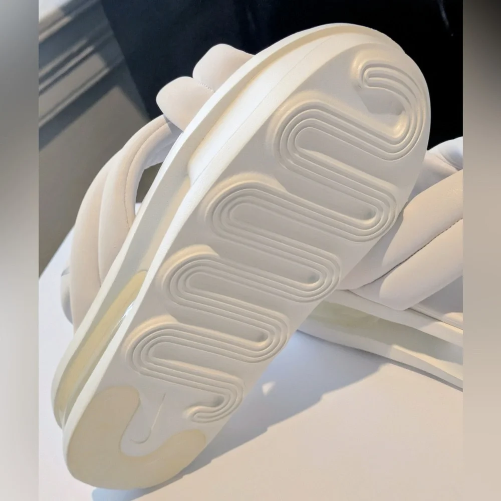 Nike Air Max Isla Sandals - Picture 3 of 5